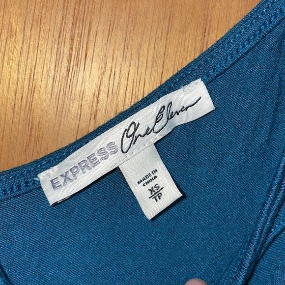 •EXPRESS• Strappy ladder front with slit swing side tank top in a size XS - Picture 7 of 7